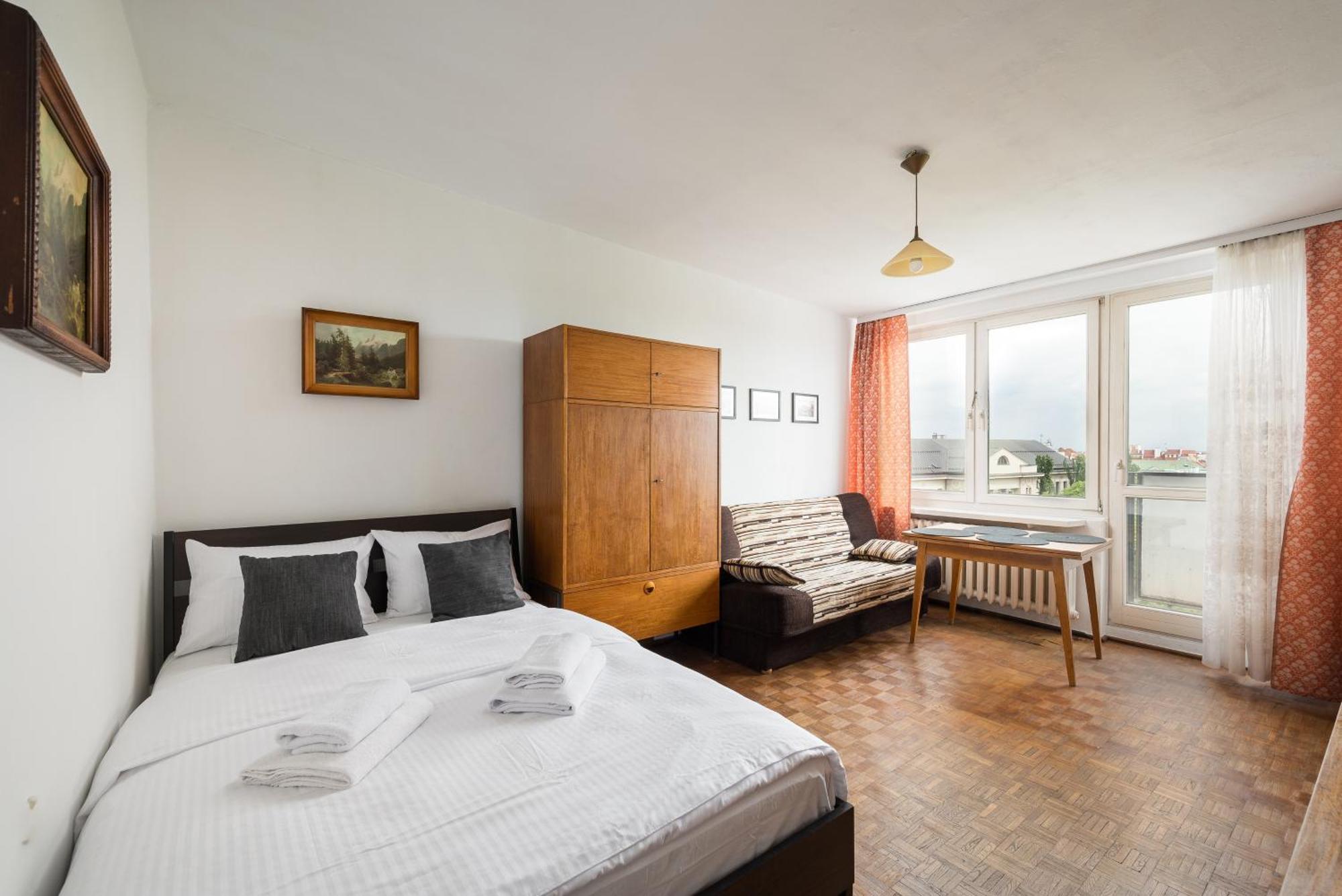 Old Town 3-bedroom Butas